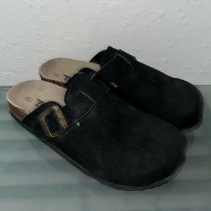 NWOT Tivoli leather mules